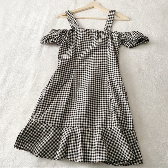 H&M Black + White Gingham Cold Shoulder Dress - Picture 13 of 15